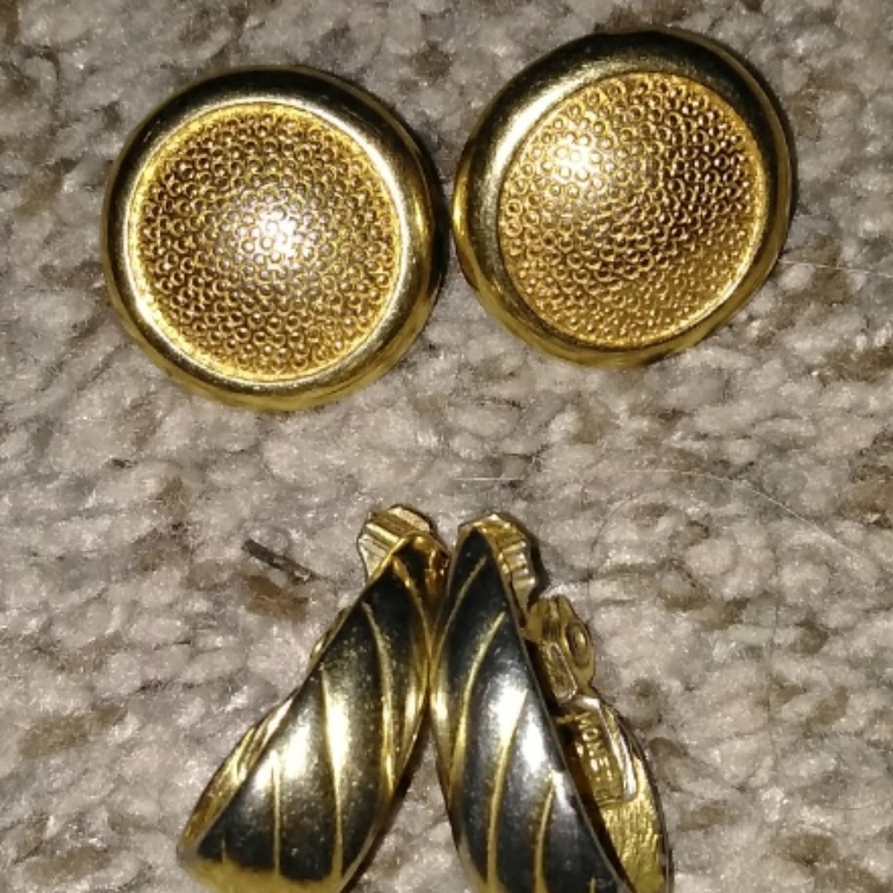 Monet Vintage clip on earrings (2)